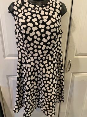 AB Studio Black and White Dot Print Sleeveless Midi Dress